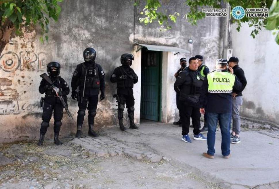 La Policía realiza 16 allanamientos por la muerte del hincha de San